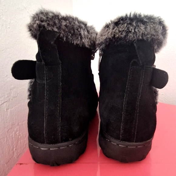 Khombu Iris Black Suede Faux Fur Lined Toggle Ankle Winter Boots Women's Size 8 - Picture 3 of 6